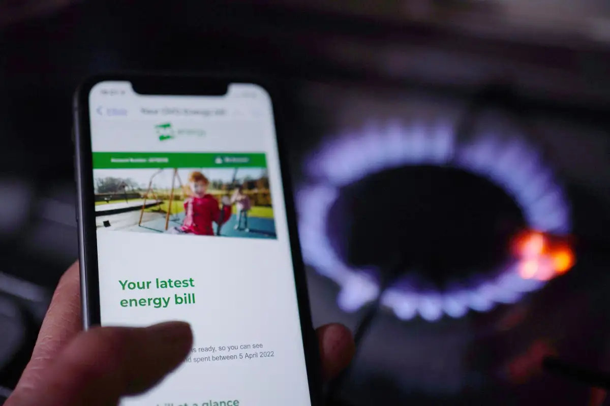 UK Household Energy Bills May Surge Again as US Strikes on Iran Fuel Oil Supply Fears - 3