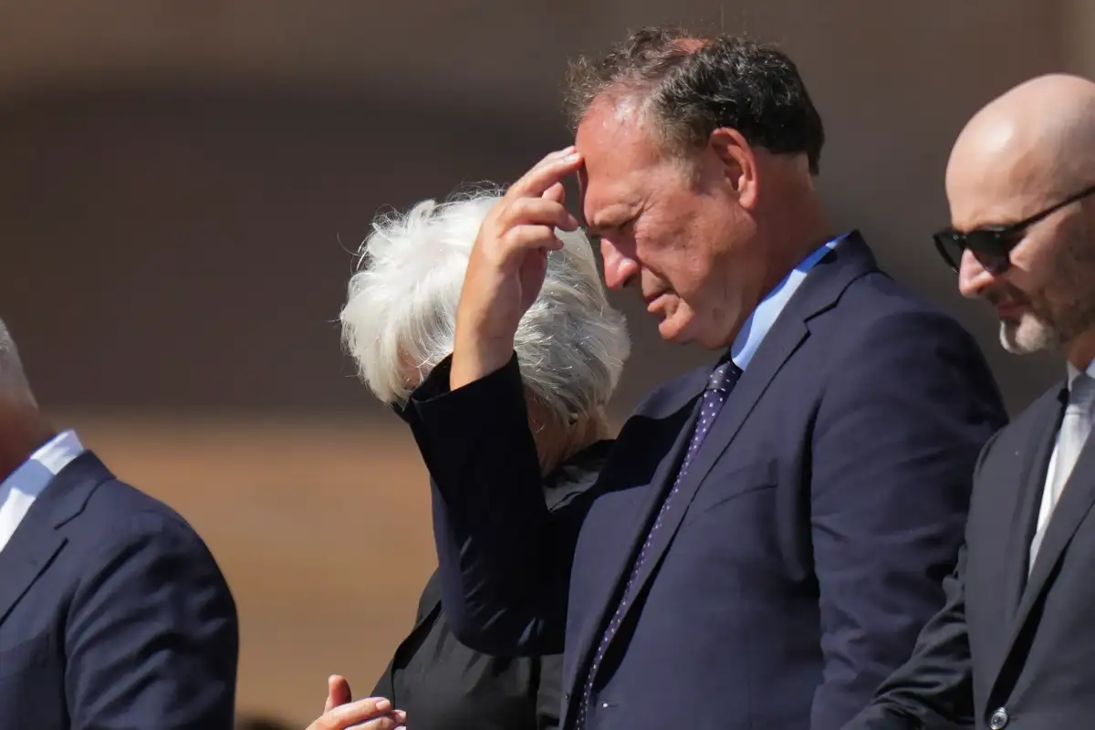 Justice Alito pushes back on calls to sit out a major Supreme Court climate case - 1