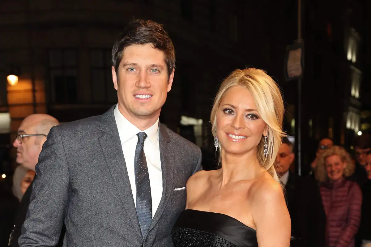 How Tess Daly and Vernon Kay will split huge fortune as pals say divorce 'not amicable' - 1