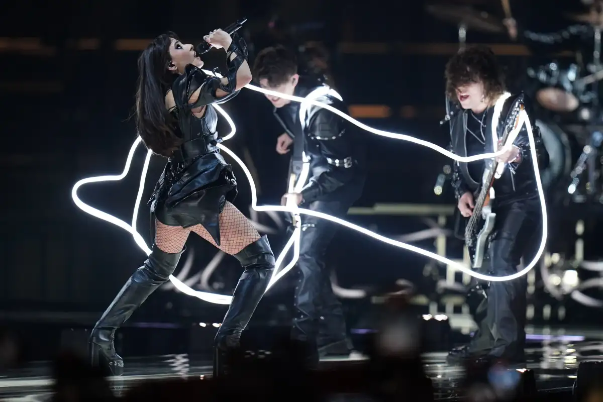 'Car crash': Eurovision 2026 fans deliver scathing verdict on UK Look Mum No Computer performance - 2
