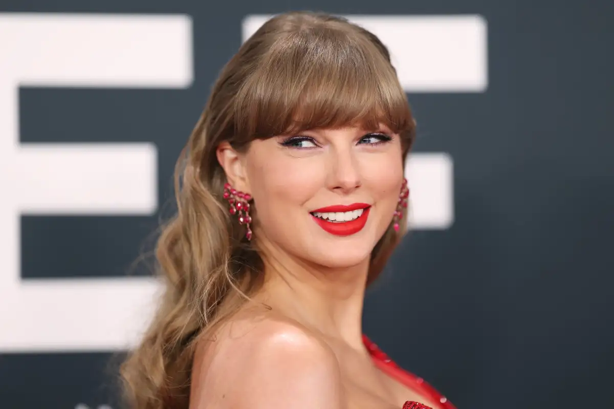 Taylor Swift fans left disappointed as Travis Kelce goes solo at celebrity golf tournament... after rumors saw ticket prices soar - 3