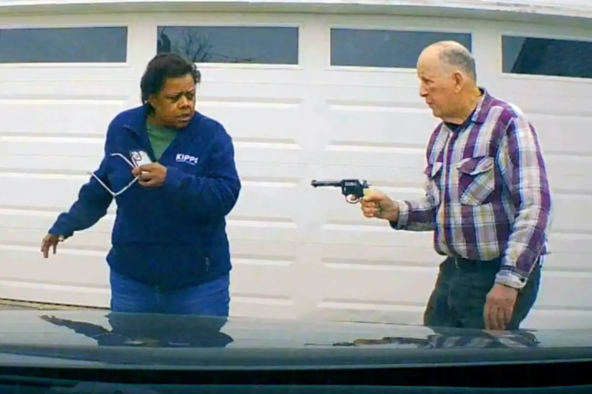 Ohio man, 83, will die in jail after he was tricked by scammers into fatally shooting defenseless Uber driver - 3