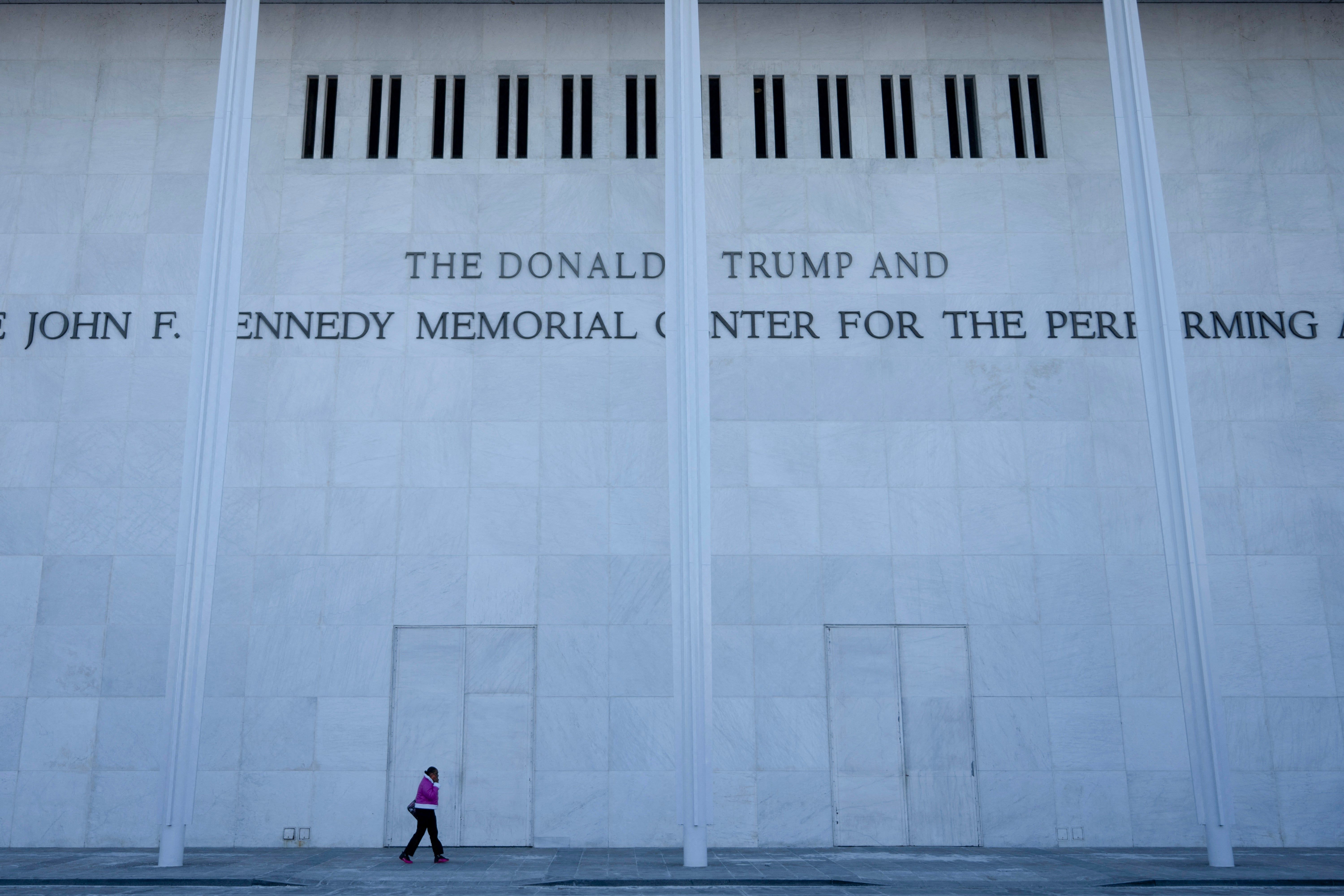 Kennedy Center dealt another blow as National Symphony Orchestra leader quits amid Trump takeover - 1