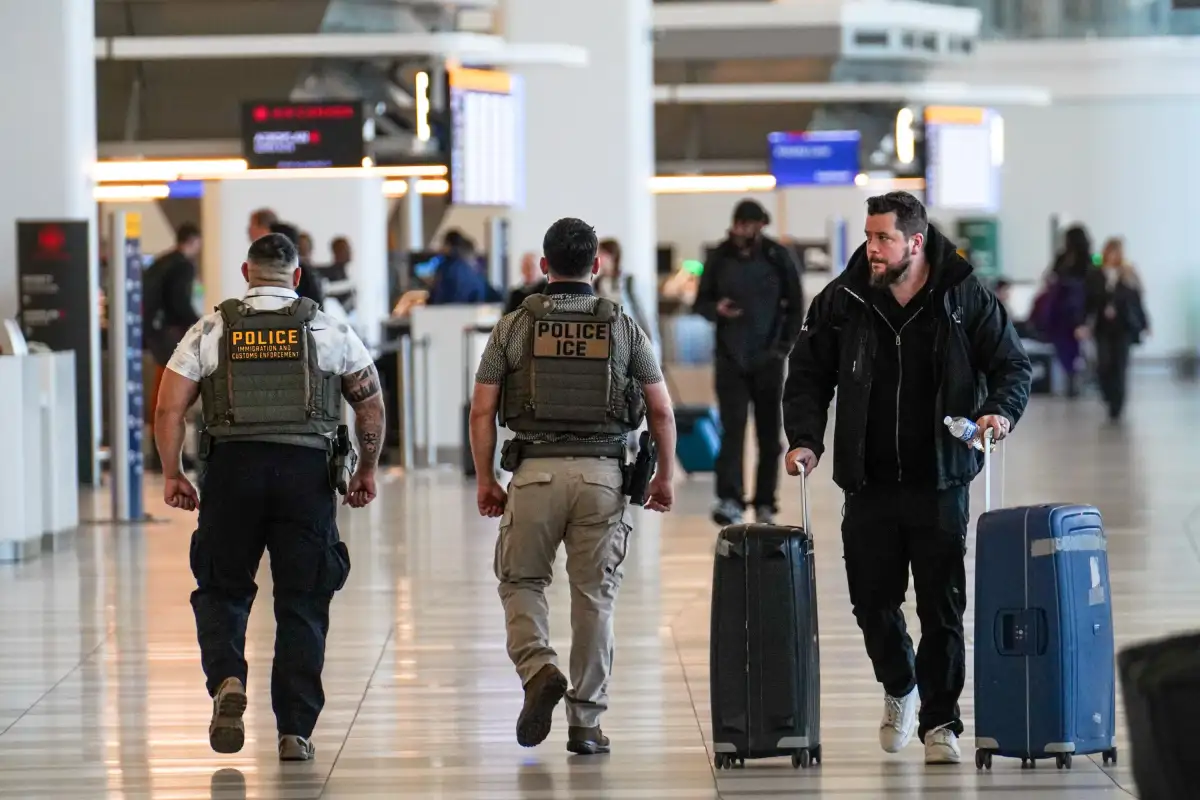 Trump’s new homeland security secretary mulls removing customs agents from international airports to punish sanctuary cities – live - 4