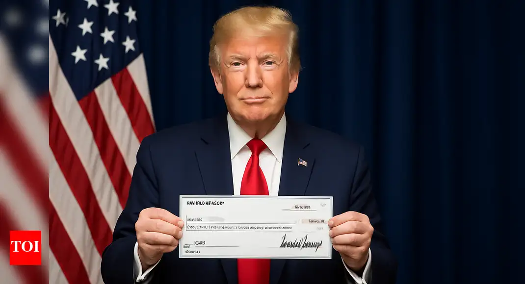 Trump Calls Himself a ‘Schmuck’ for Donating His Presidential Salary - 1