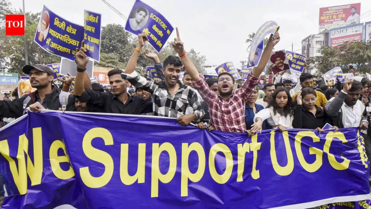DU must roll back ban on protests, demand student groups - 4