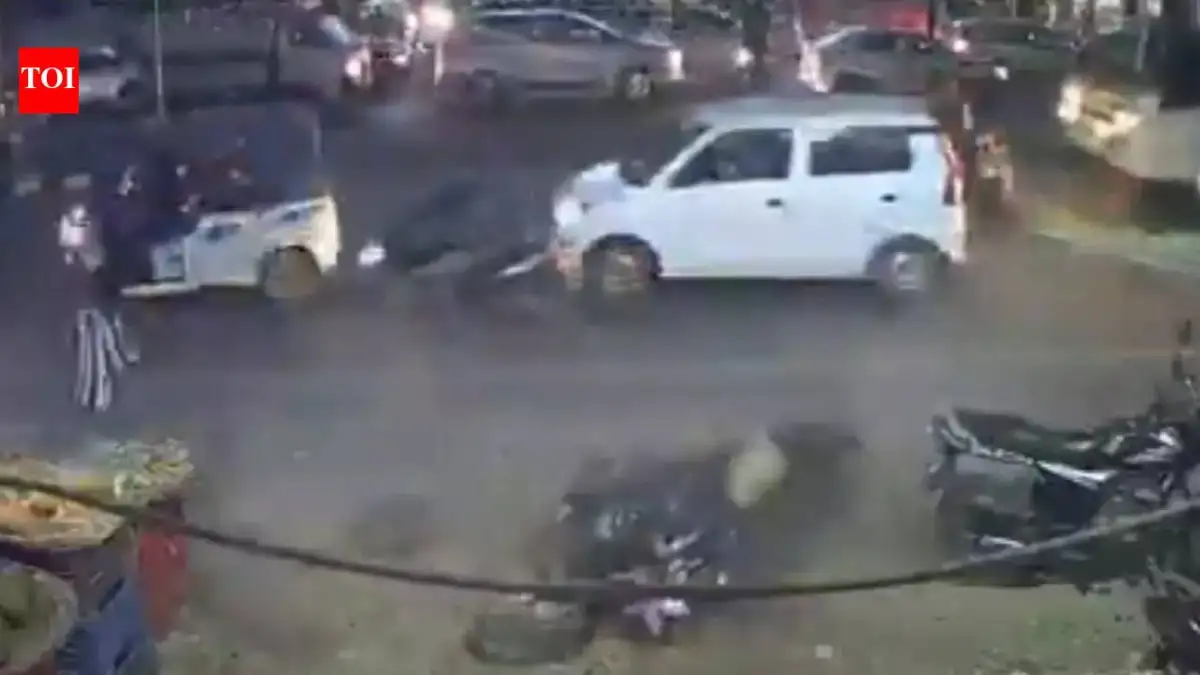 Lucknow accident: 6-year-old dead, several injured, 12th class student arrested | CCTV visuals - 4