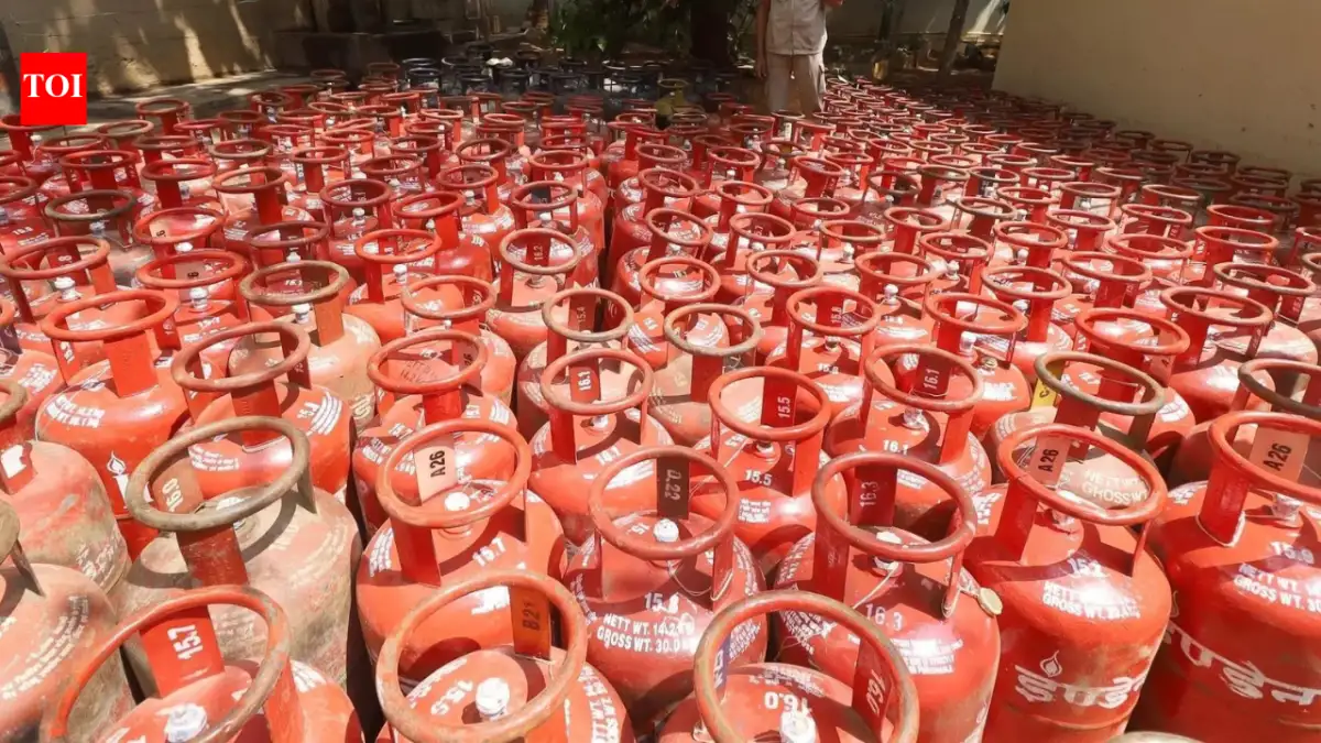 Peddapalli MP flays Centre for LPG crisis - 2