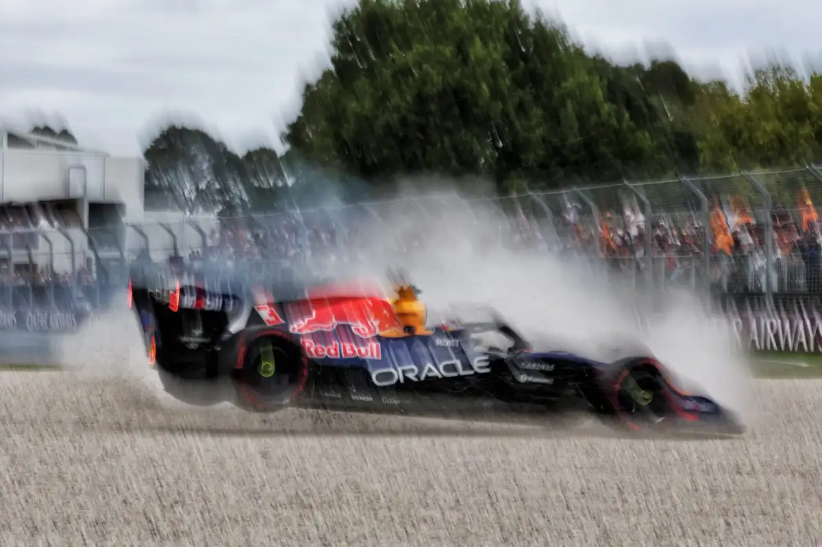 Major crash at race Max Verstappen competing in as ambulances rush to track - 1