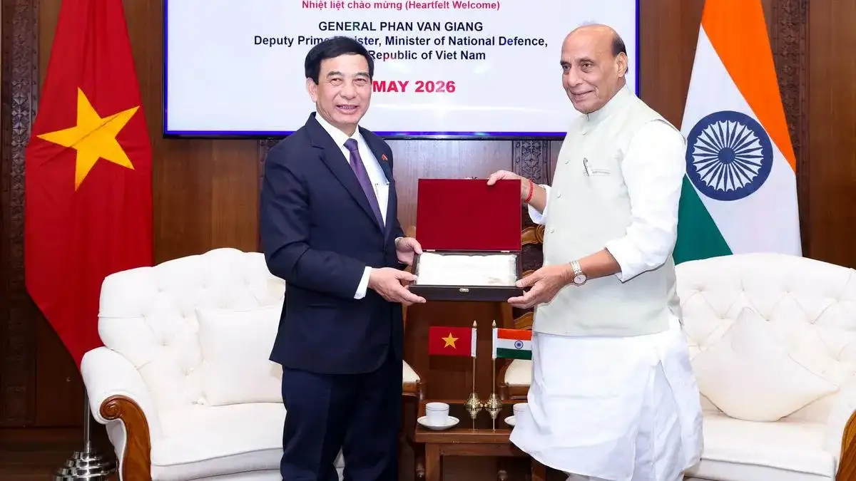 Rajnath begins Vietnam, South Korea tour; BrahMos deal talks to progress in Hanoi - 3