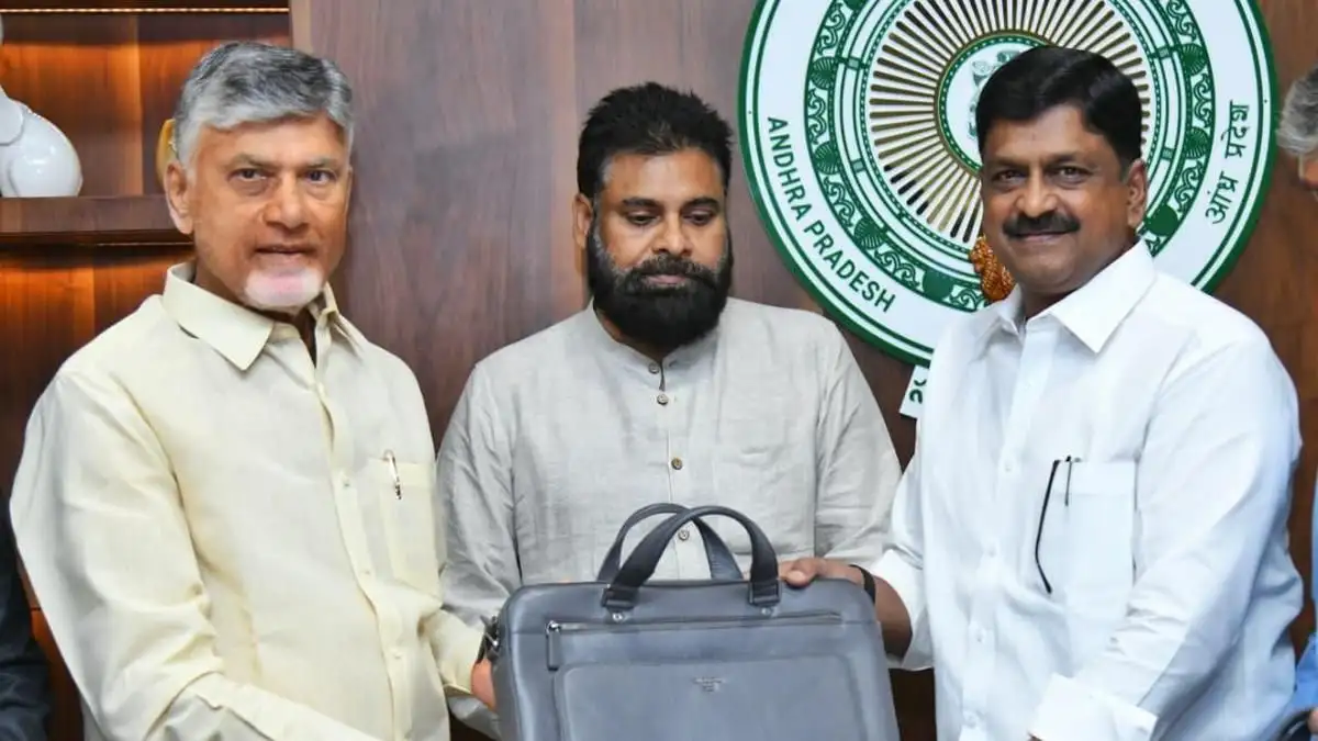 VHP president Yarlagadda Lakshmi Prasad seeks allocation of an additional ₹50 crore to Andhra University in A.P. Budget - 1