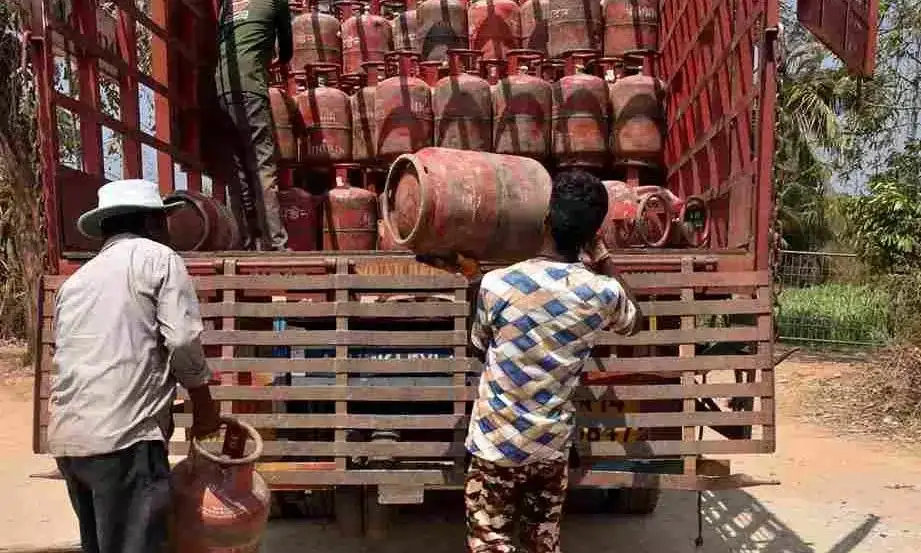 LPG shortage forces eateries to shut down, disrupts wedding catering in Bengaluru - 4