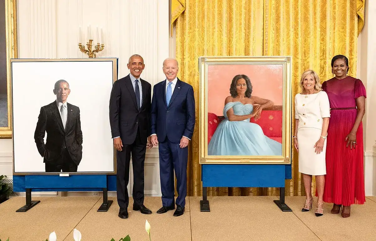 Biden awkwardly pulls trustee into spotlight and calls him ‘Barack’ at portrait unveiling - 1