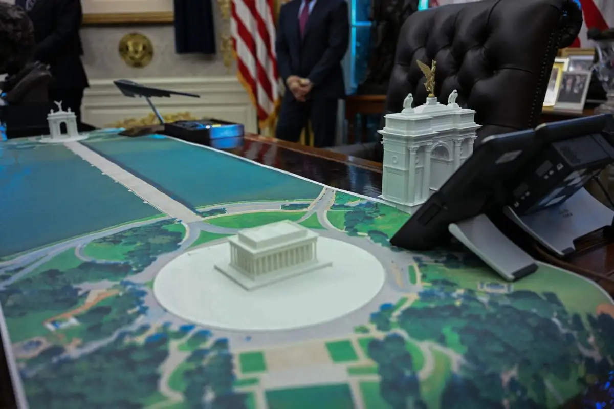 New renderings show Trump’s 250-foot victory arch towering over Washington DC - 3