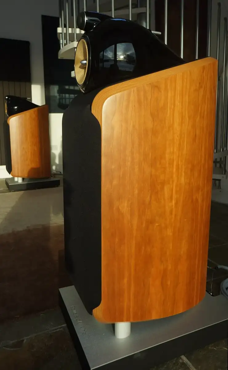 Bowers & Wilkins introduces redesigned 800 Series Diamond D5 lineup at HIGH END Vienna - 3