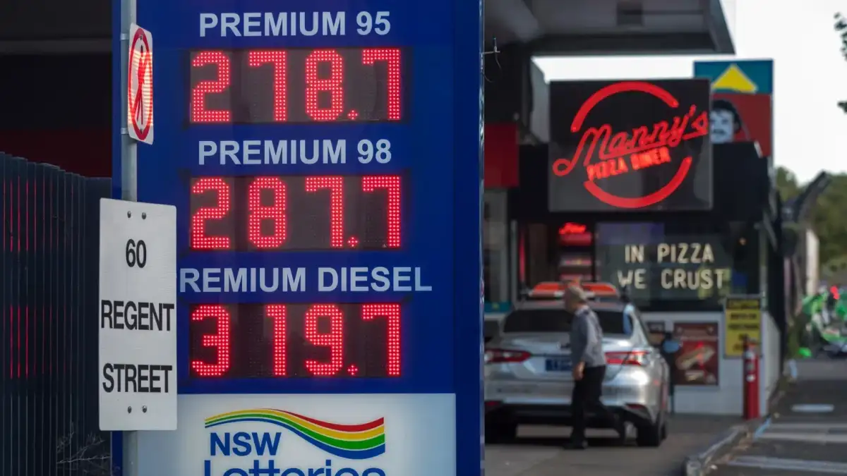 Australia news live: free public transport in Victoria extended; drivers slash fuel spending amid crisis - 4