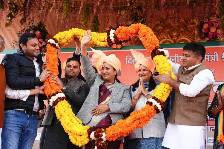 Govt. to flag off 500 e-buses to mark year in power: CM - 1