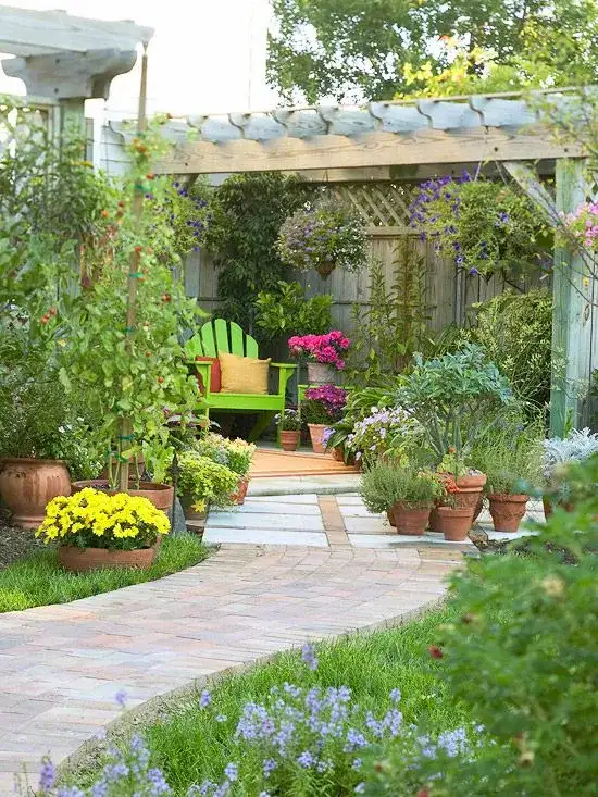 Front garden ideas: 8 inspiring ways to create a welcoming entrance – including pretty climbers - 3