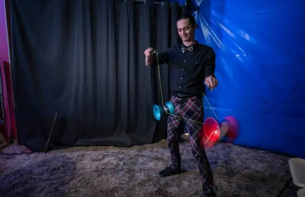 This Aussie teenager quit school and joined a circus. Now, he’s living his dream - 4