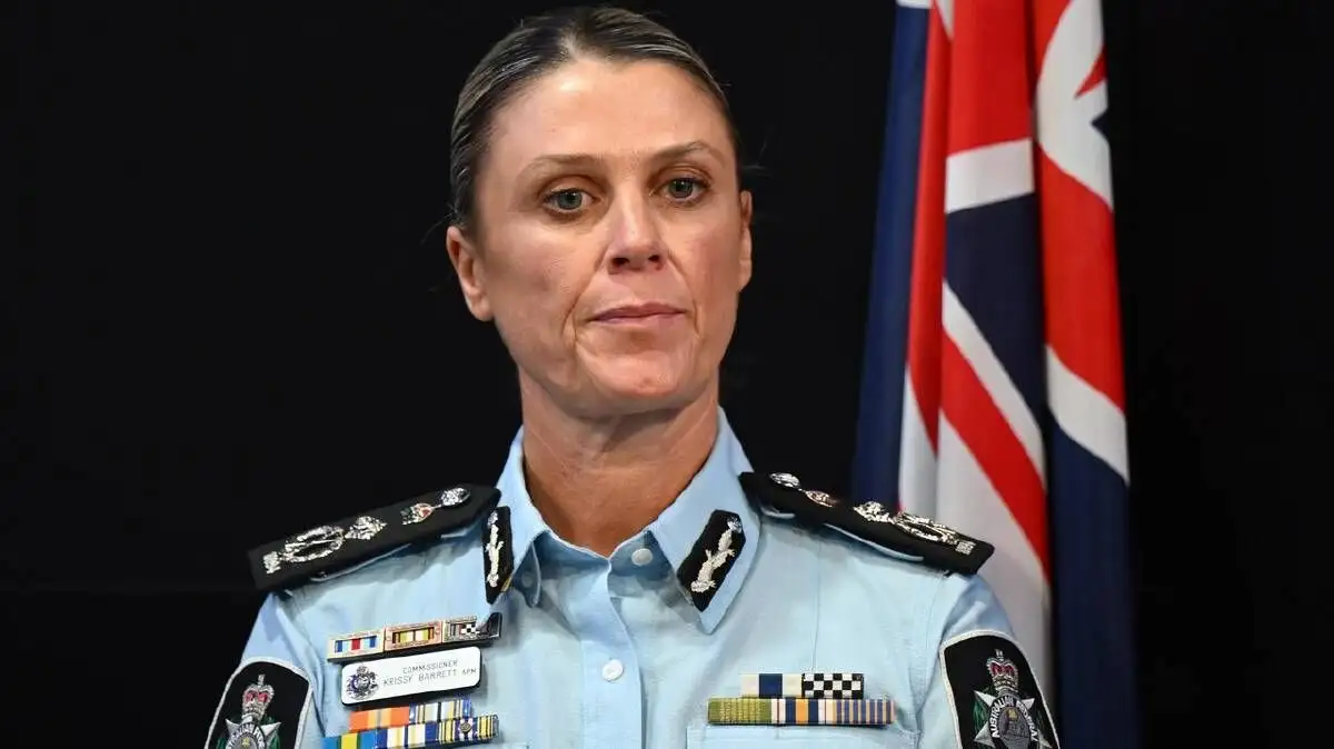 What is known about the IS-linked families about to arrive in Australia - 2