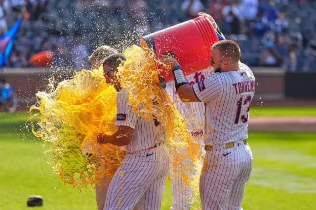 Mets get walk-off, 10-inning win over Yankees, win 2 of 3 in Subway Series - 3