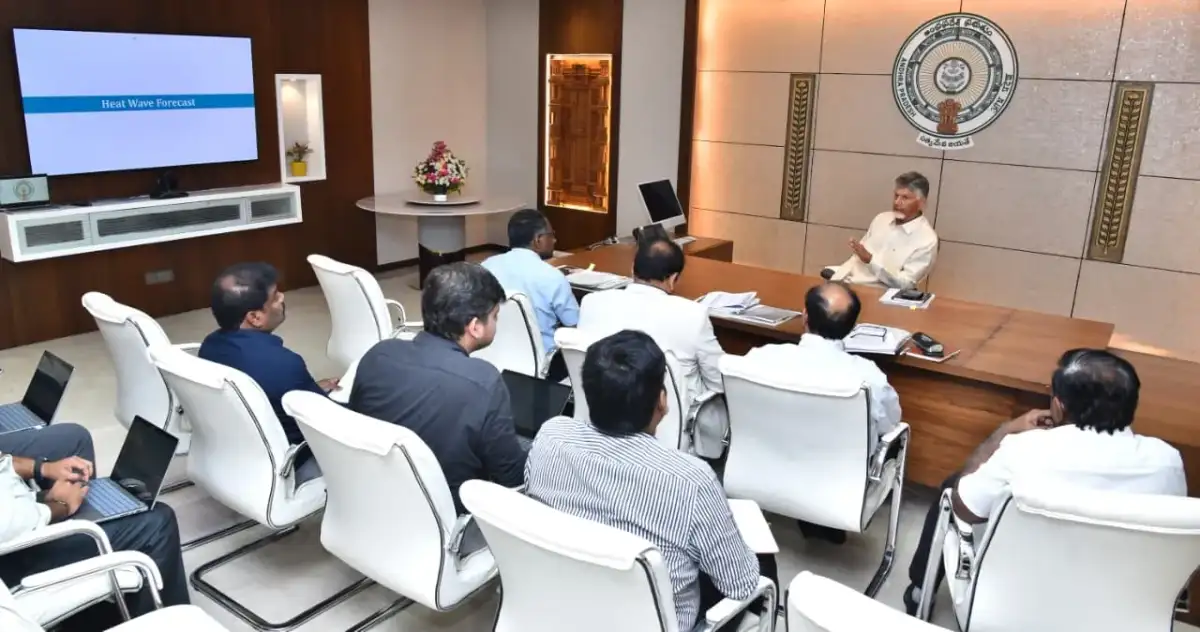 Chandrababu Naidu tells officials to issue continuous heatwave alerts as mercury soars to 48°C in A.P. - 1