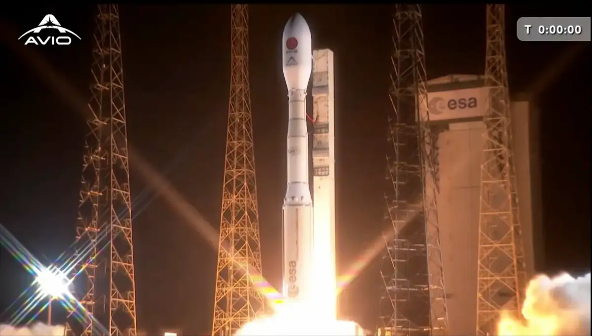 SMILE spacecraft launches to capture first X-ray views of Earth's magnetic shield - 3