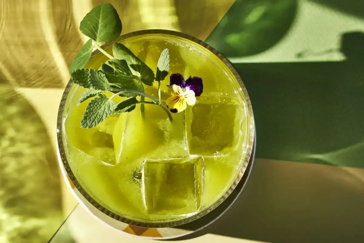 From Spritzes To Slushes, These Are The Cocktails I'm Making This Spring - 1