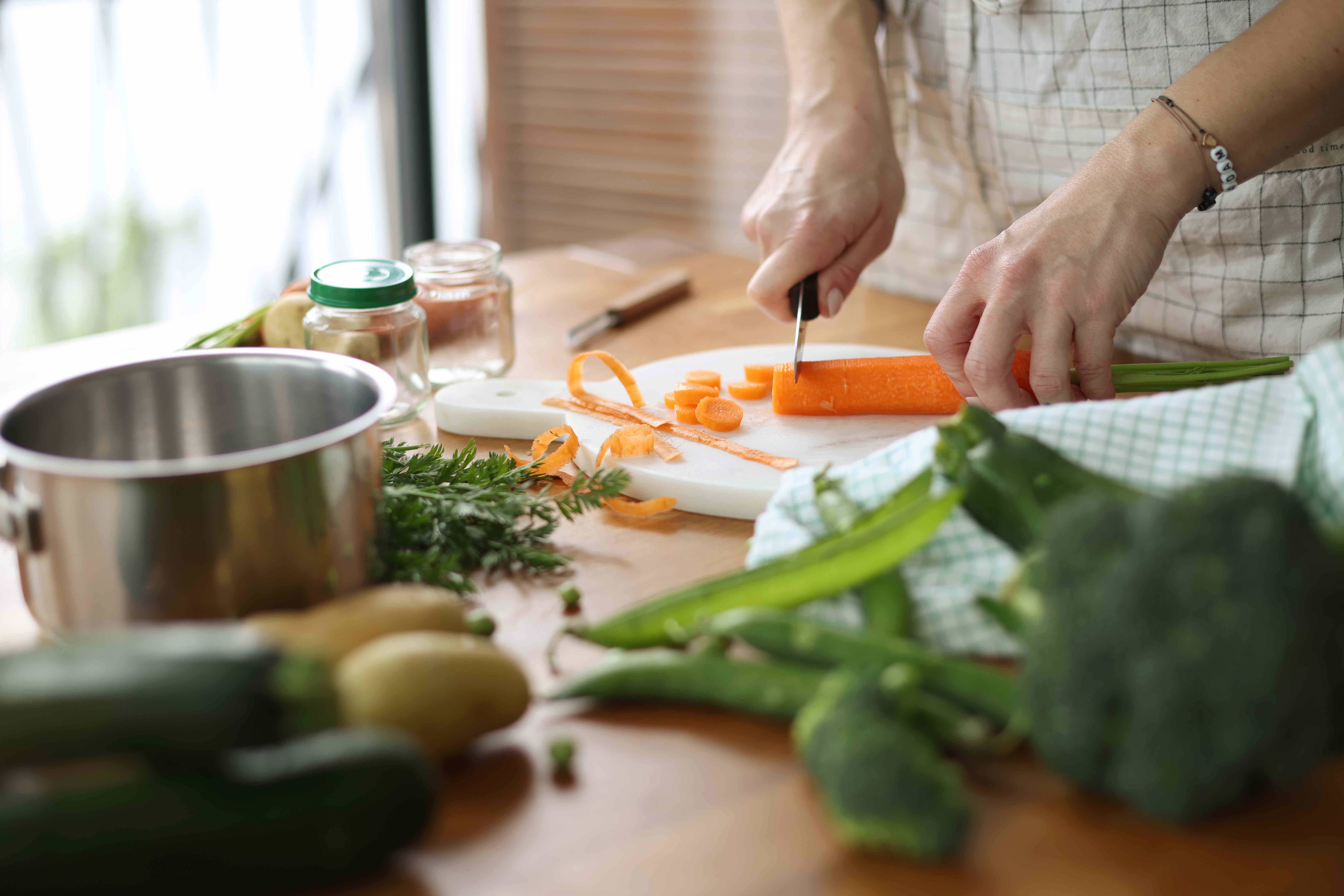 Cooking one meal a week at home reduces dementia risk... - 1