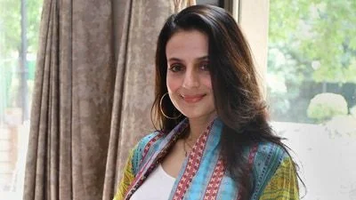 Ameesha Patel faces non-bailable warrant over alleged breach of contract case; Gadar 2 actress REACTS! - 1
