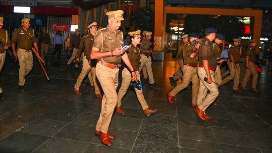 Delhi on High Alert Over Possible Terror Threat, Security Upped Across Key Locations - 4