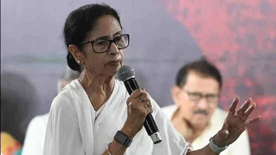 Mamata plans protest against LPG, CNG crisis on March 16 - 3