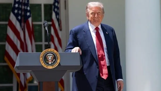US-Iran war live updates: Iran says 30 vessels crossed Hormuz since Wednesday evening with permission - Hindustan Times - 1