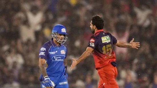 RCB vs MI Live Score, IPL 2026: Royal Challengers Bengaluru 56/3 (8) in 167-run chase; Bethell, Krunal at crease - Sportstar - 3