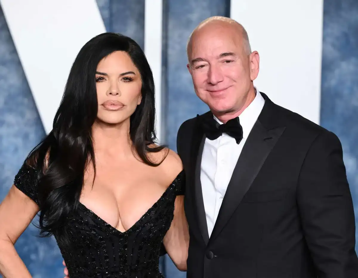 Who says money can’t buy happiness? Meet the unabashedly happy Mrs Sánchez Bezos - 2