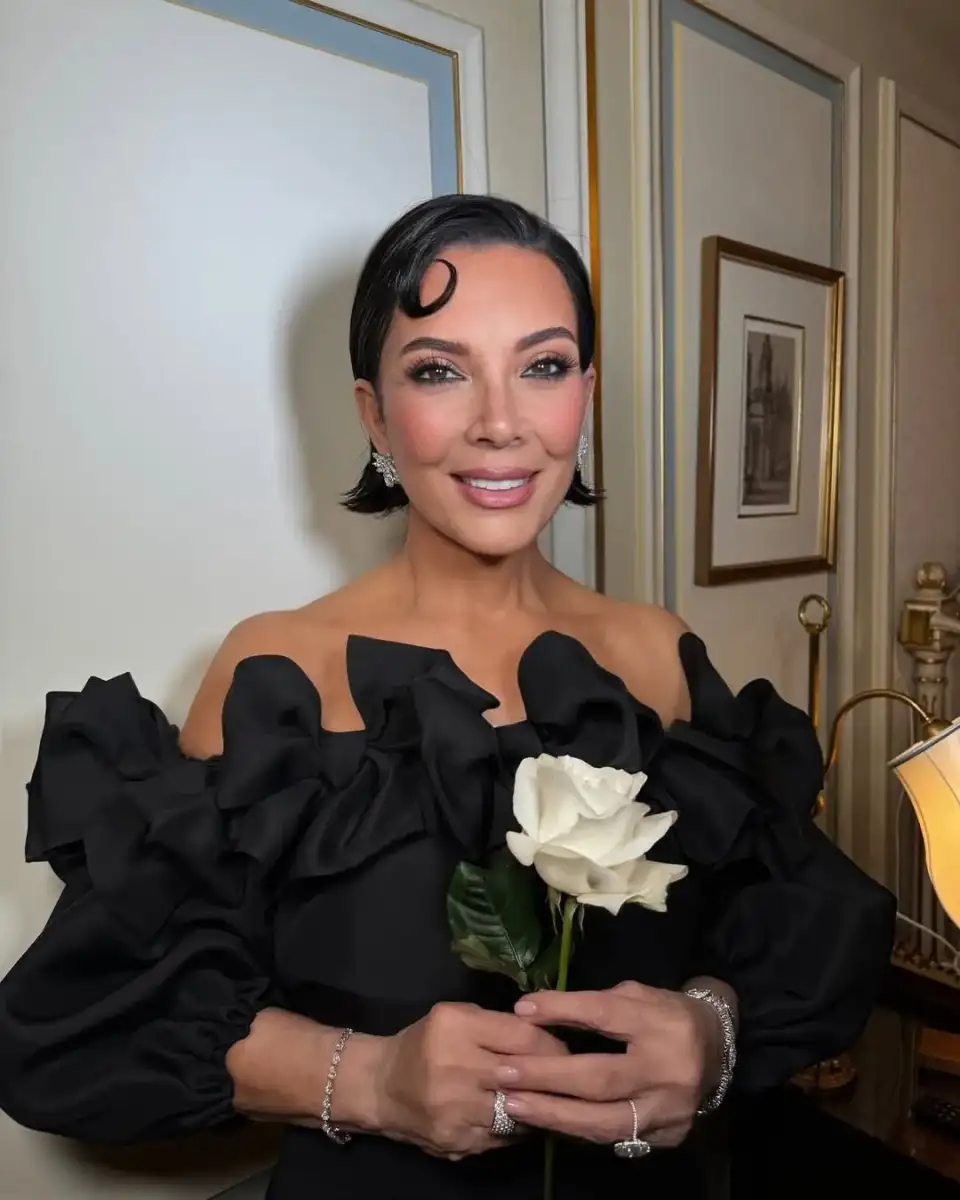 Youthful Kris Jenner, 70, proves $100k facelift is not slipping as she stuns on Met Gala 2026 red carpet - 3