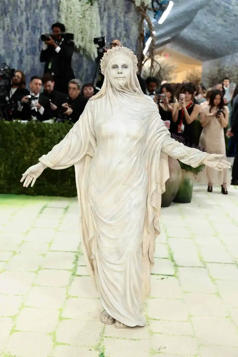 Heidi Klum's Met Gala Look Is Genuinely Terrifying - 1