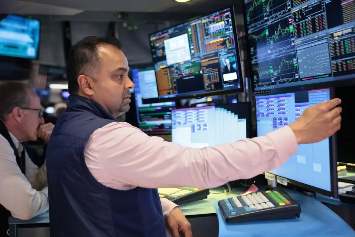 Stock market today: S&P 500, Nasdaq, Dow futures fall as hopes of de-escalation in Iran dwindle - 3