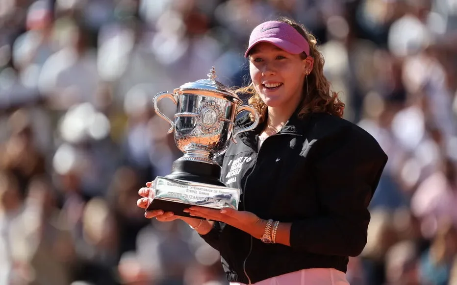 French Open final LIVE! Andreeva takes on shock qualifier Chwalinska - 1