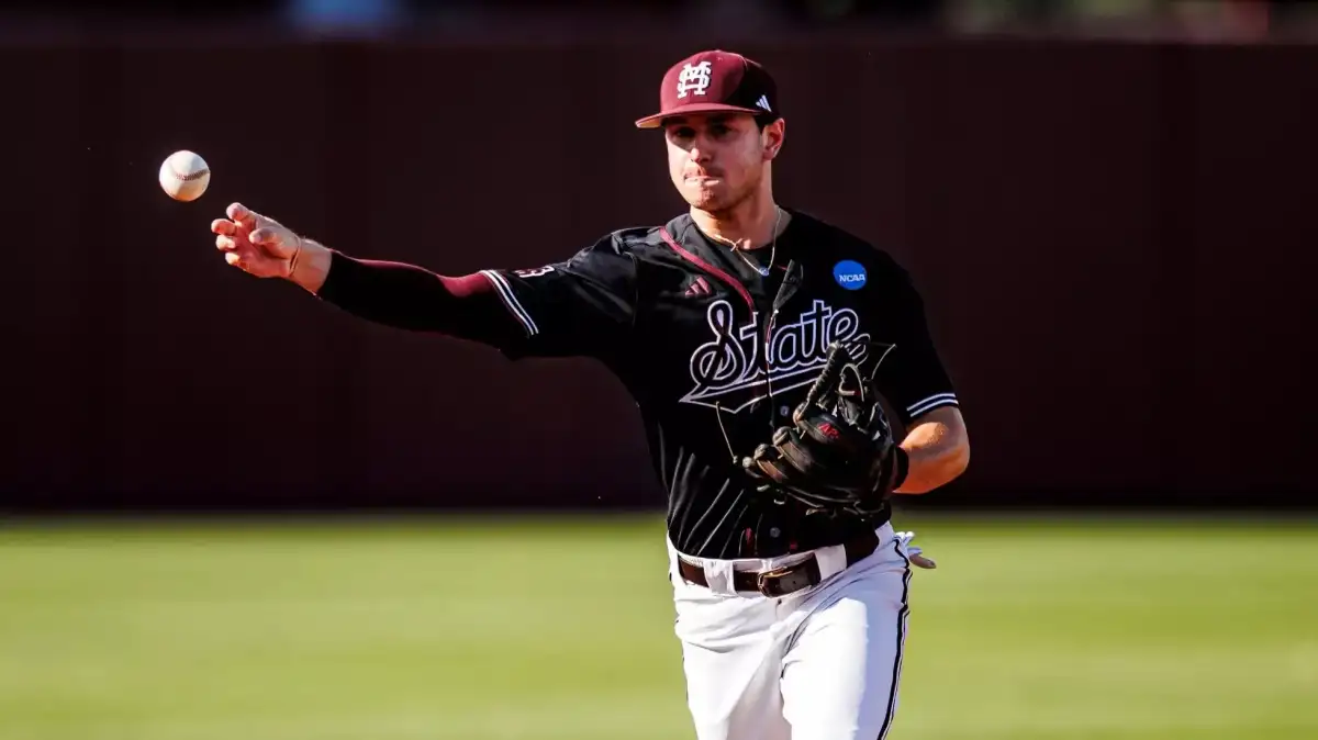 Michigan State baseball opens season with top ten win over Louisville - 2