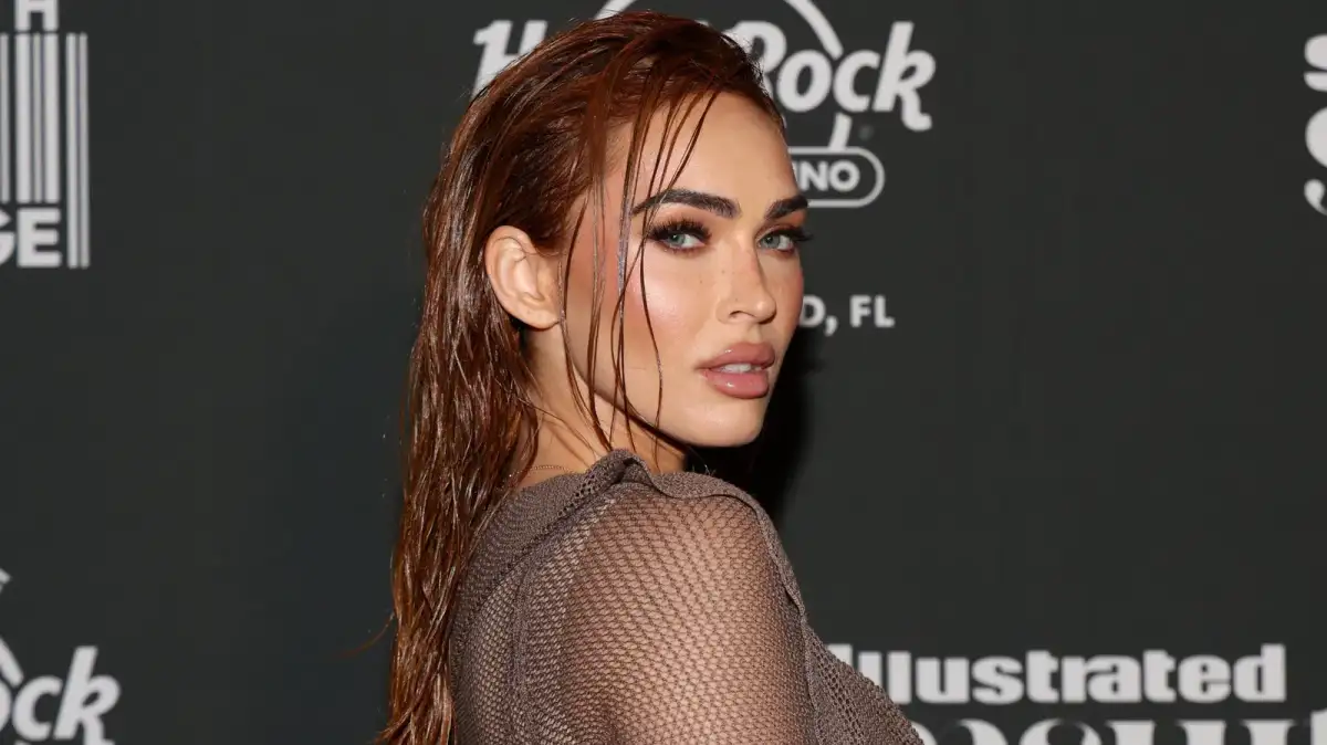Megan Fox Says She Craves Destructive Things, Posts Sexy Pics on 40th Bday - 1