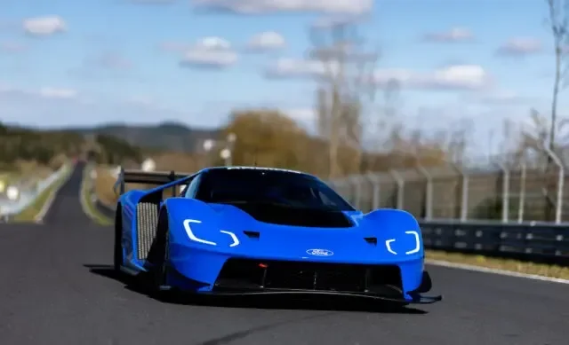 Ford GT Mk IV sets Nürburgring record for gas-powered cars - 2