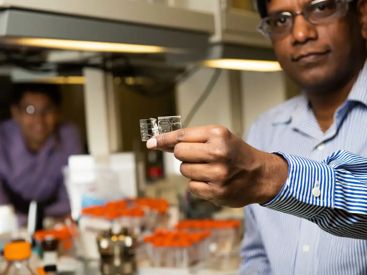 A microfluidic chip for one-step detection of PFAS and other pollutants - 1