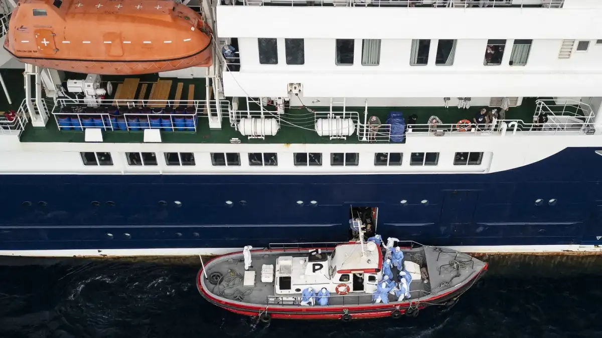 British Army launches parachute aid mission on Tristan da Cunha to treat Hantavirus victim - as passengers on rat virus-stricken cruise ship disembark in Tenerife amid protests from locals - 4