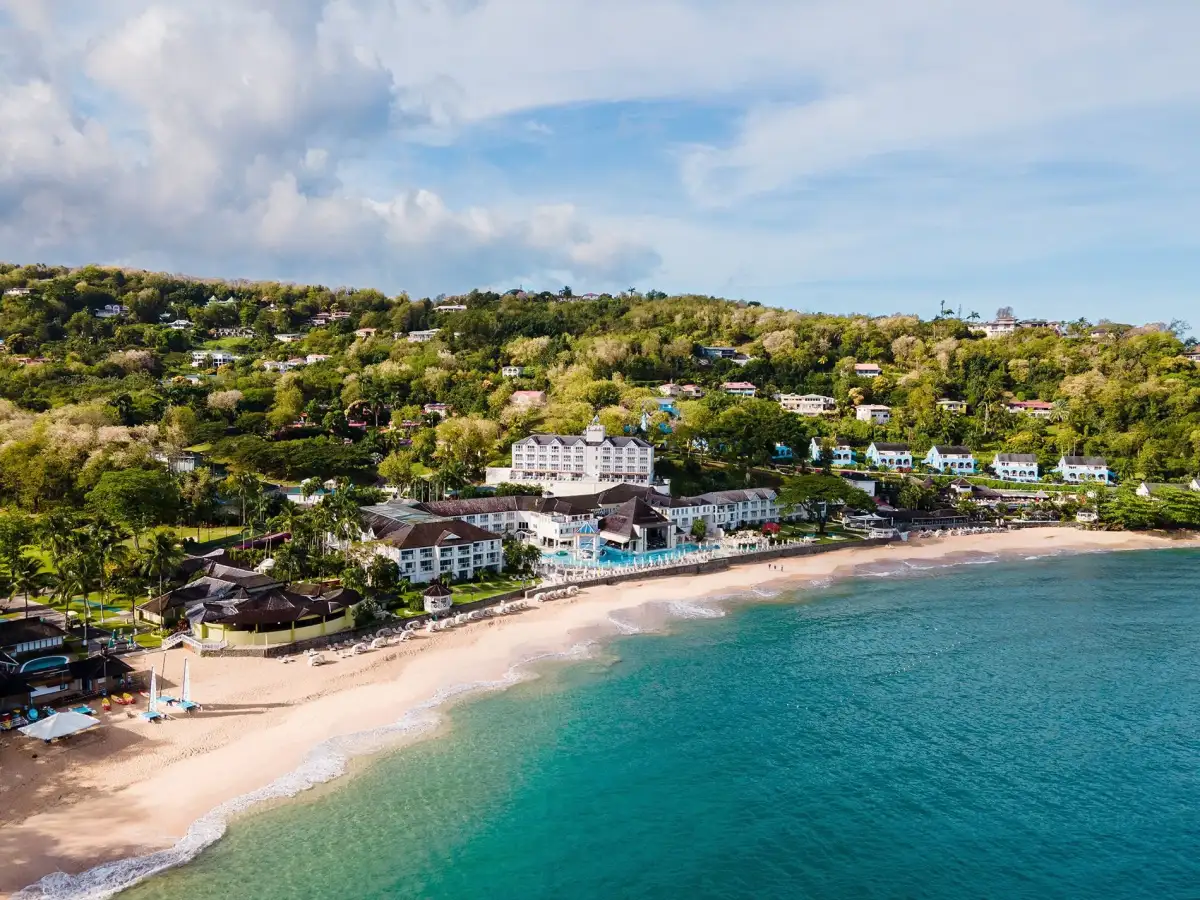 5 Incredible Island Destinations That Could Pass For Hawaii, According To Reddit - 3