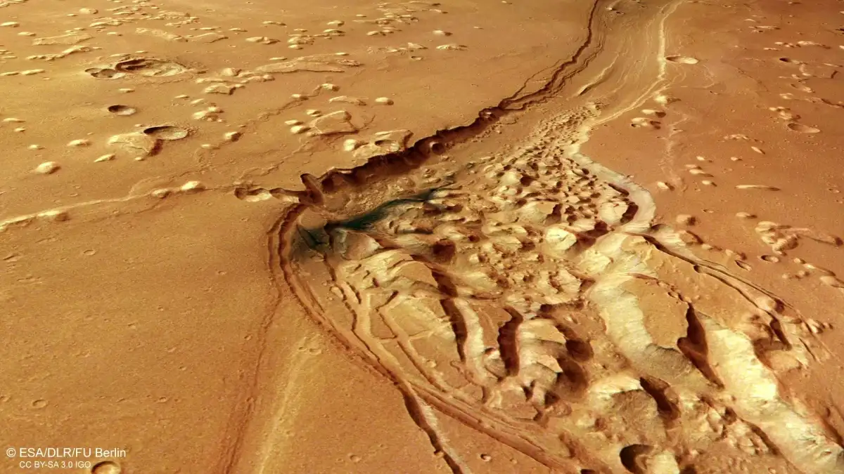 Mars orbiter captures striking images of 'chaos and craters' carved by ancient floods - 2