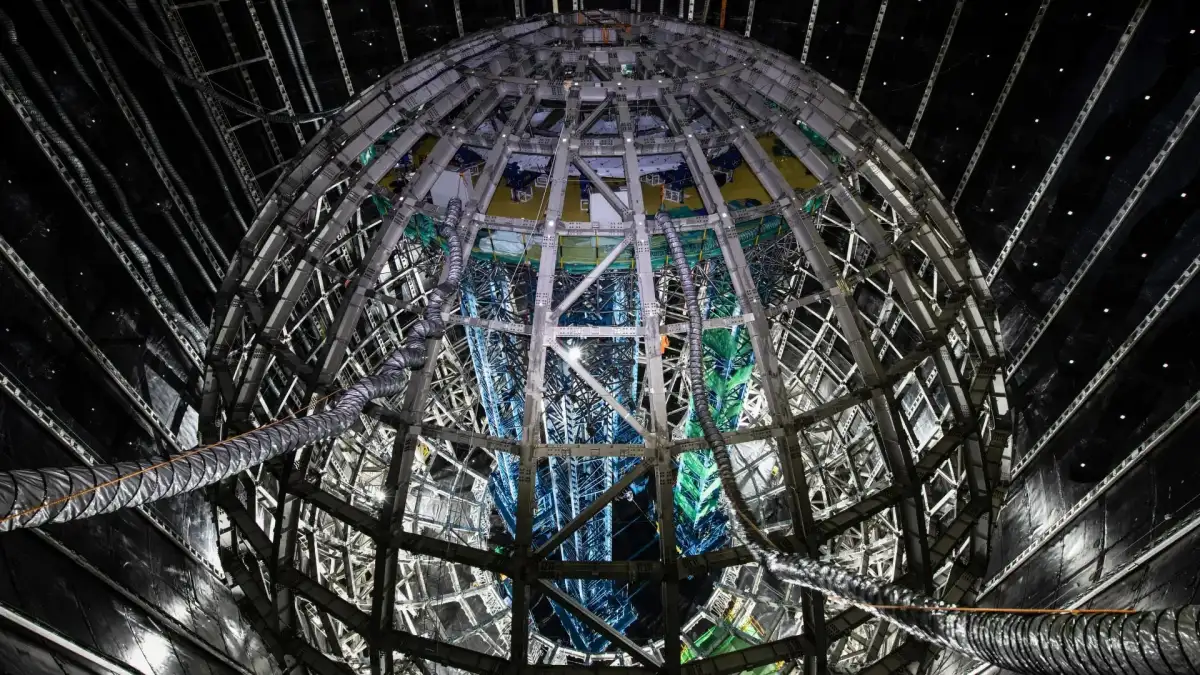 Neutrinos caught on camera: Testing the first prototype of a new elementary particle detector - 4