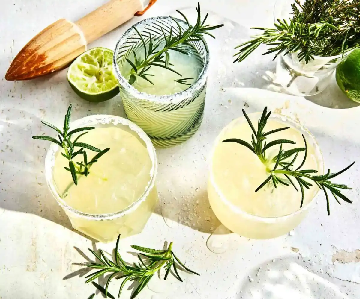 From Spritzes To Slushes, These Are The Cocktails I'm Making This Spring - 2