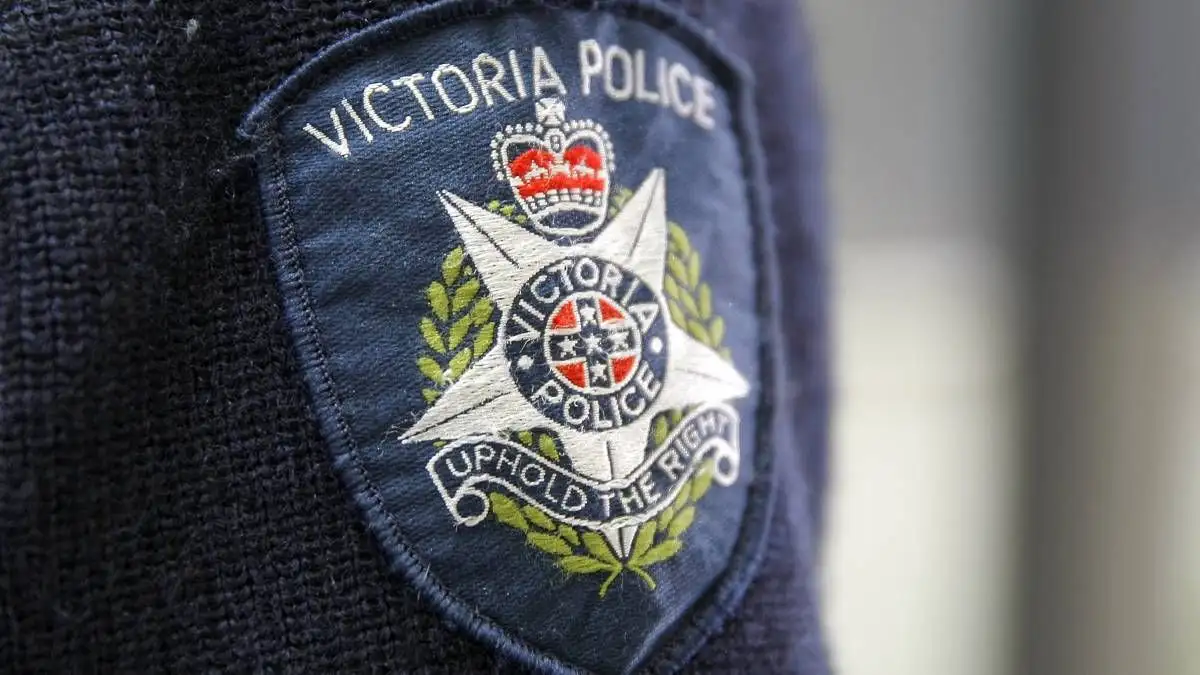 Man dies in ute rollover - 1