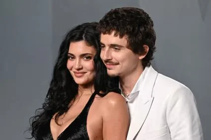 Kylie Jenner is praised by fans for 'natural' look as she enjoys soul food date with Timothee Chalamet - 1